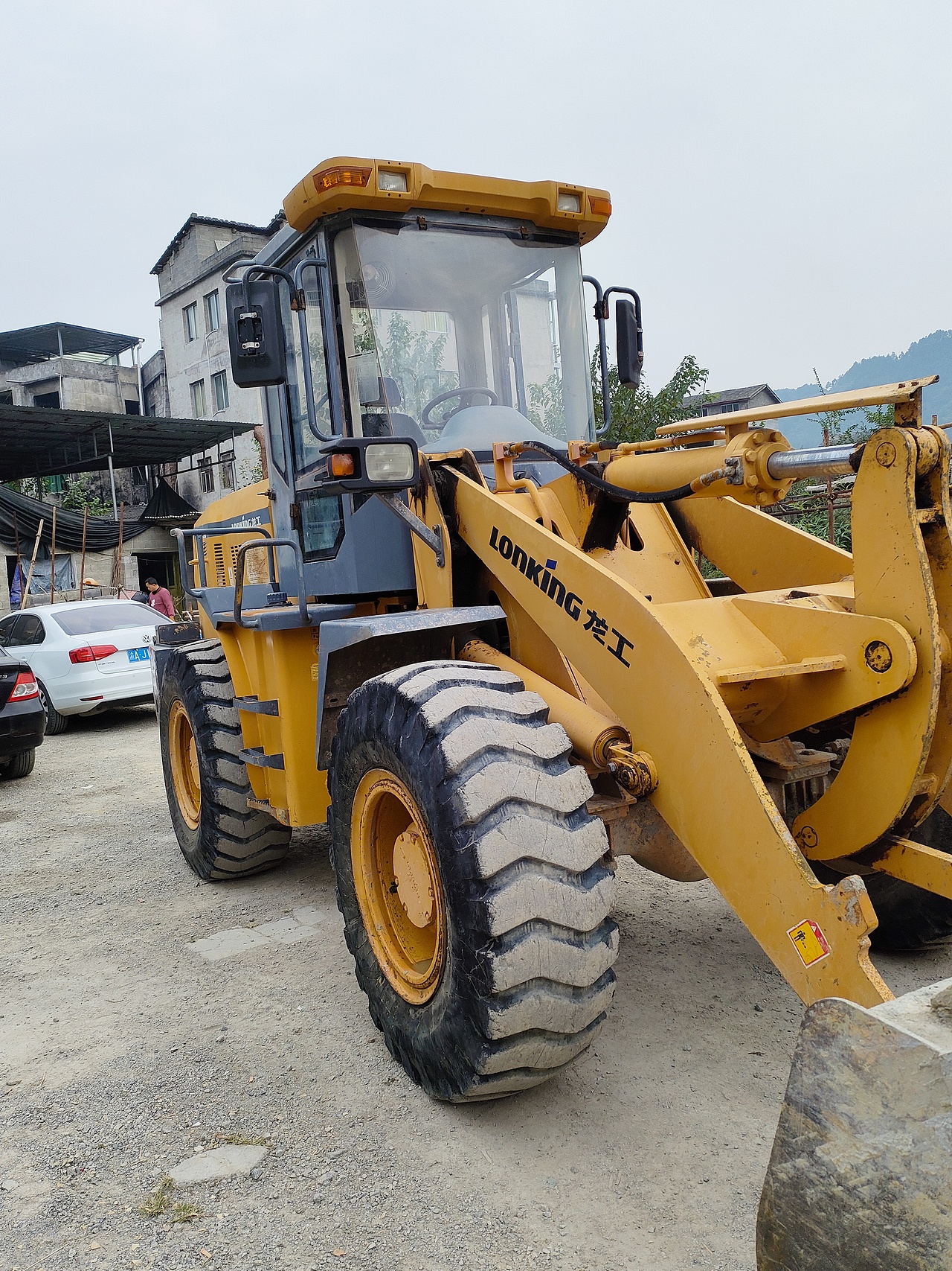 【遵义市已售二手龙工833b装载机_二手龙工833b装载机价格5.
